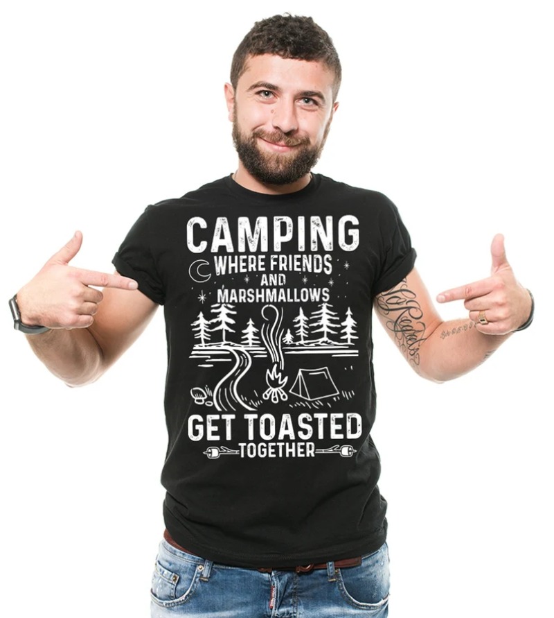 Outdoor Adventure Quotes Short - メンズショートTシャツ、面白いキャンプの名言プリントグラフィックTシャツ、ソフトブラックトップ、アウトドアアドベンチャーや友人との集まりに最適
